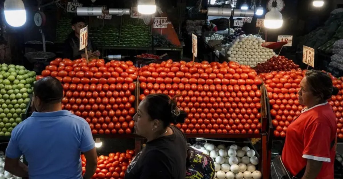 Sheinbaum moves to cap fuel and food price pressure