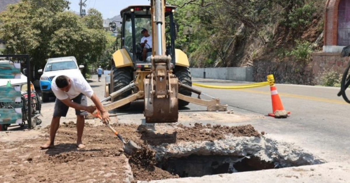 Broken Water Line Cuts Service in Three Vallarta Areas
