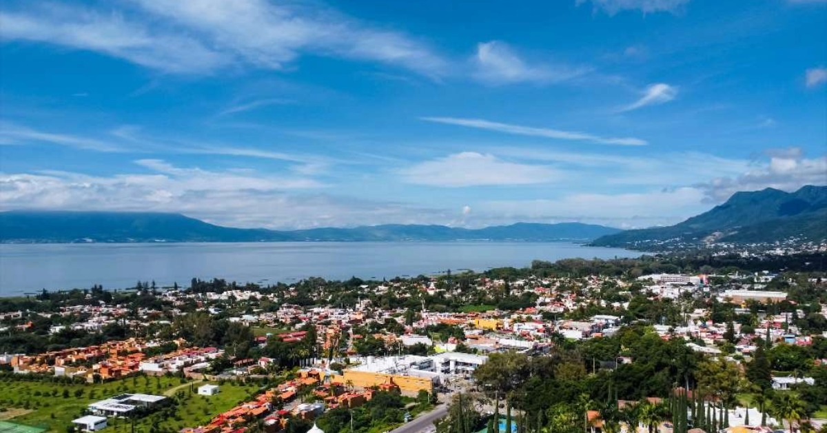Chapala asks foreign residents to learn local rules and some Spanish