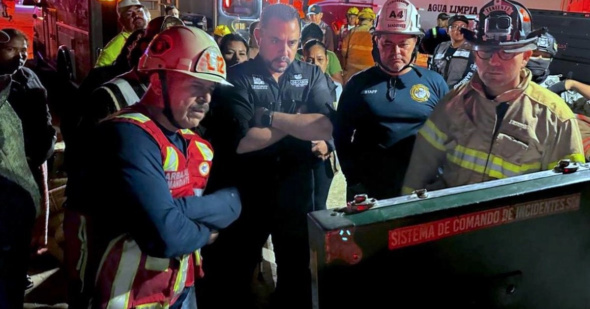 Fire destroys seven homes in Cabo San Lucas neighborhood
