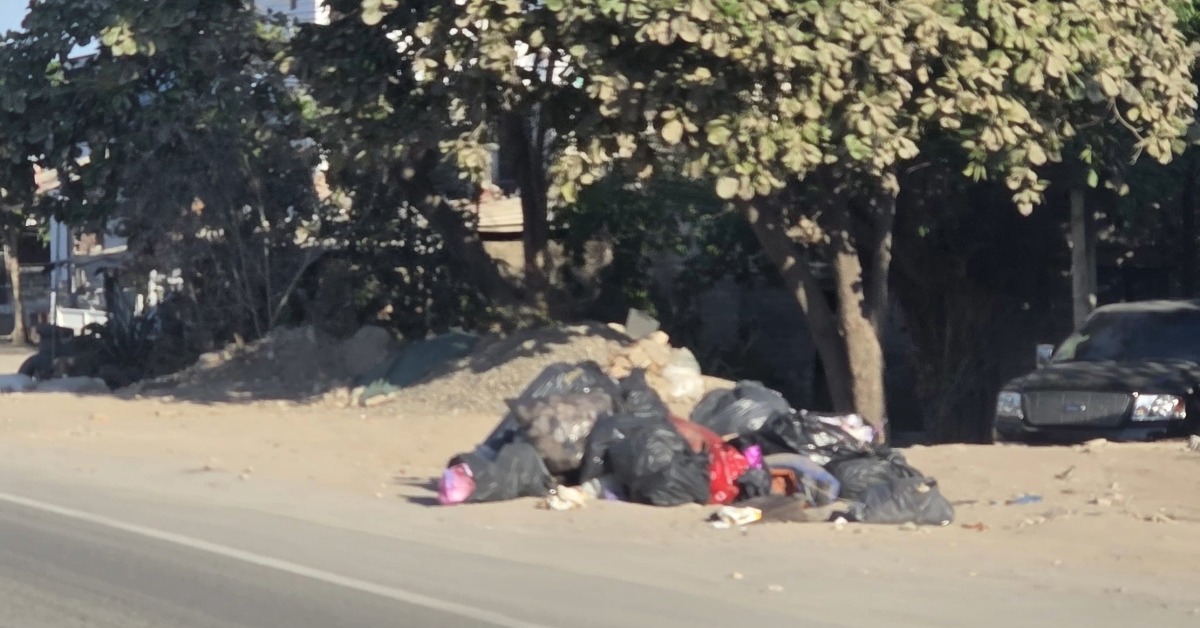Garbage Piles Up Again in Puerto Vallarta Neighborhoods