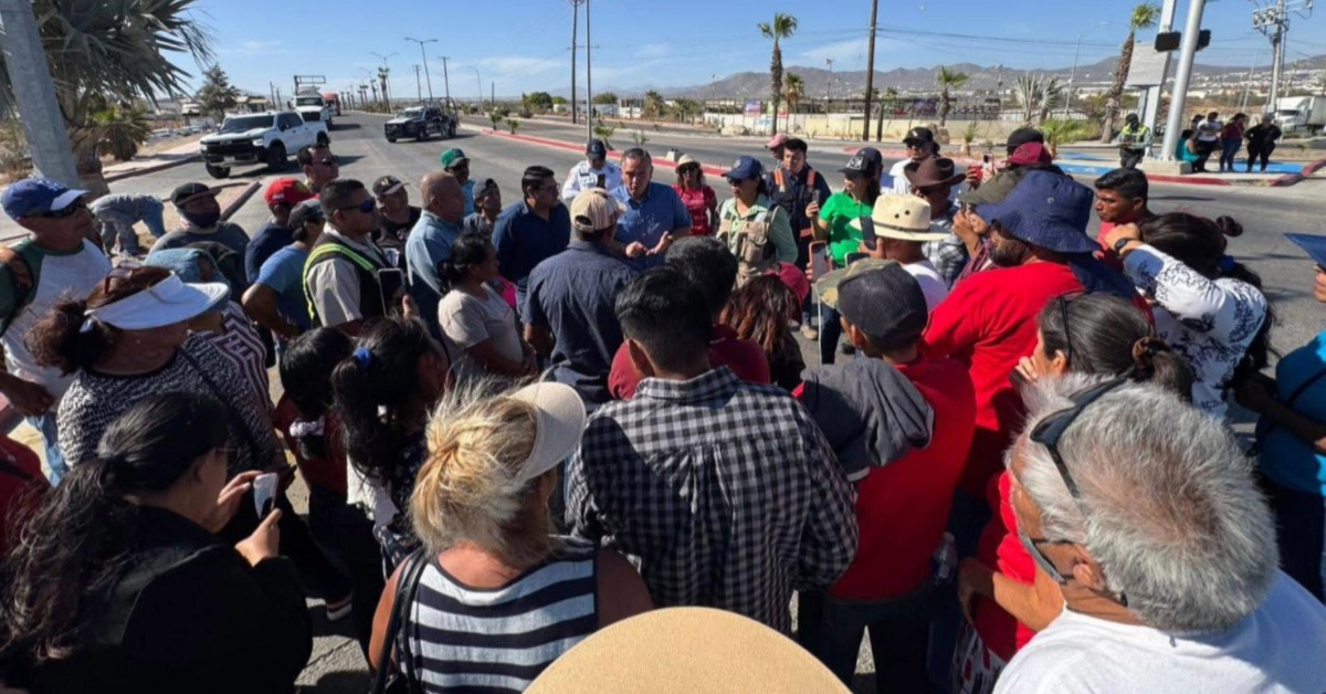 Los Cabos Blockades Raise Pressure for Faster Talks