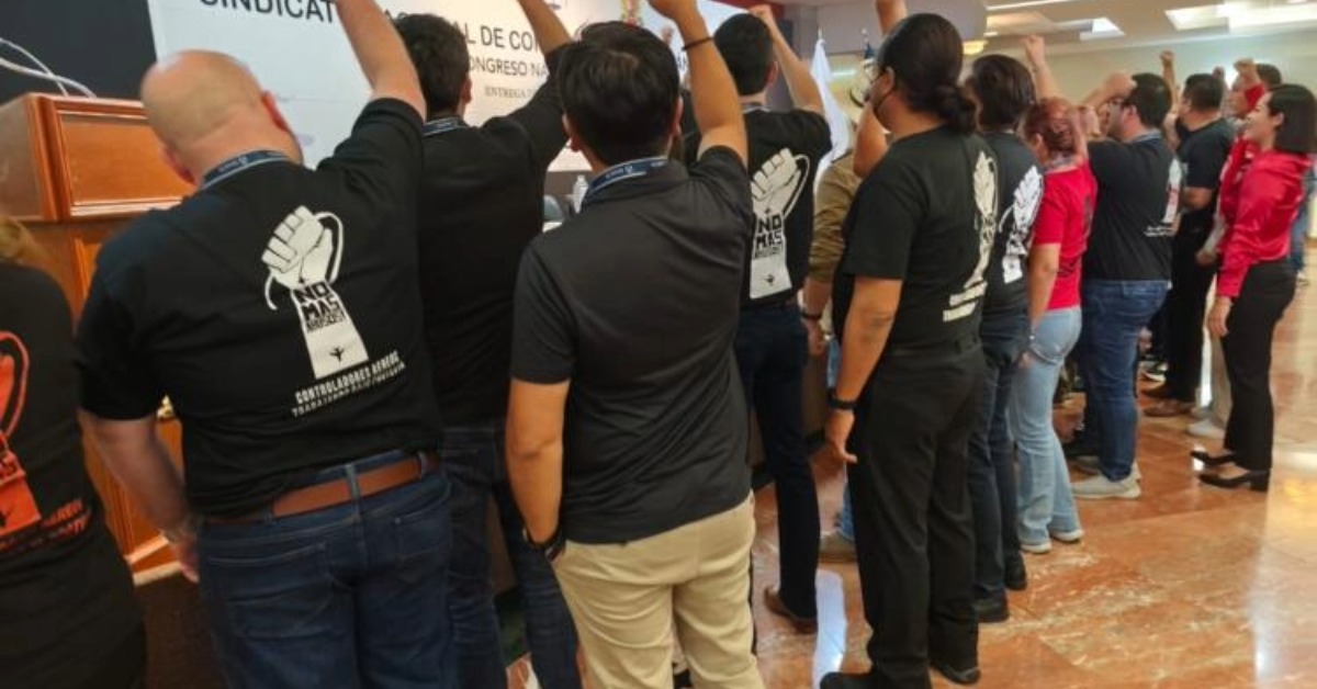 Mexico Air Traffic Controllers Threaten World Cup Strike