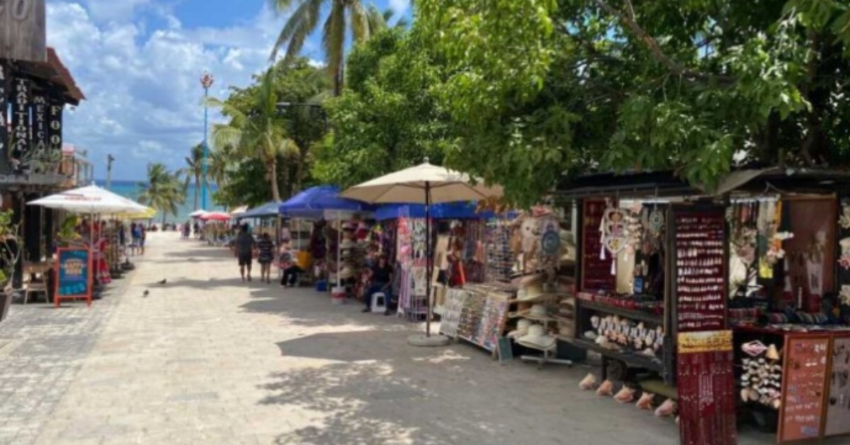 Playa del Carmen Removes 250 Vendors From Tourist Areas