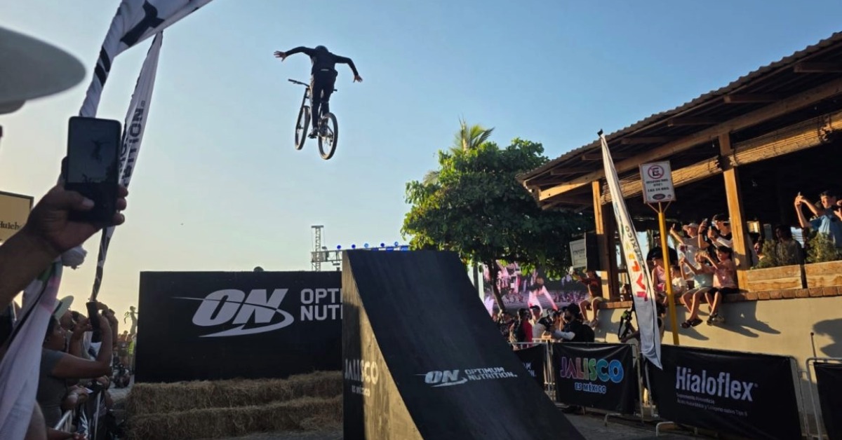 Puerto Vallarta Downhill 2026 brought thousands downtown