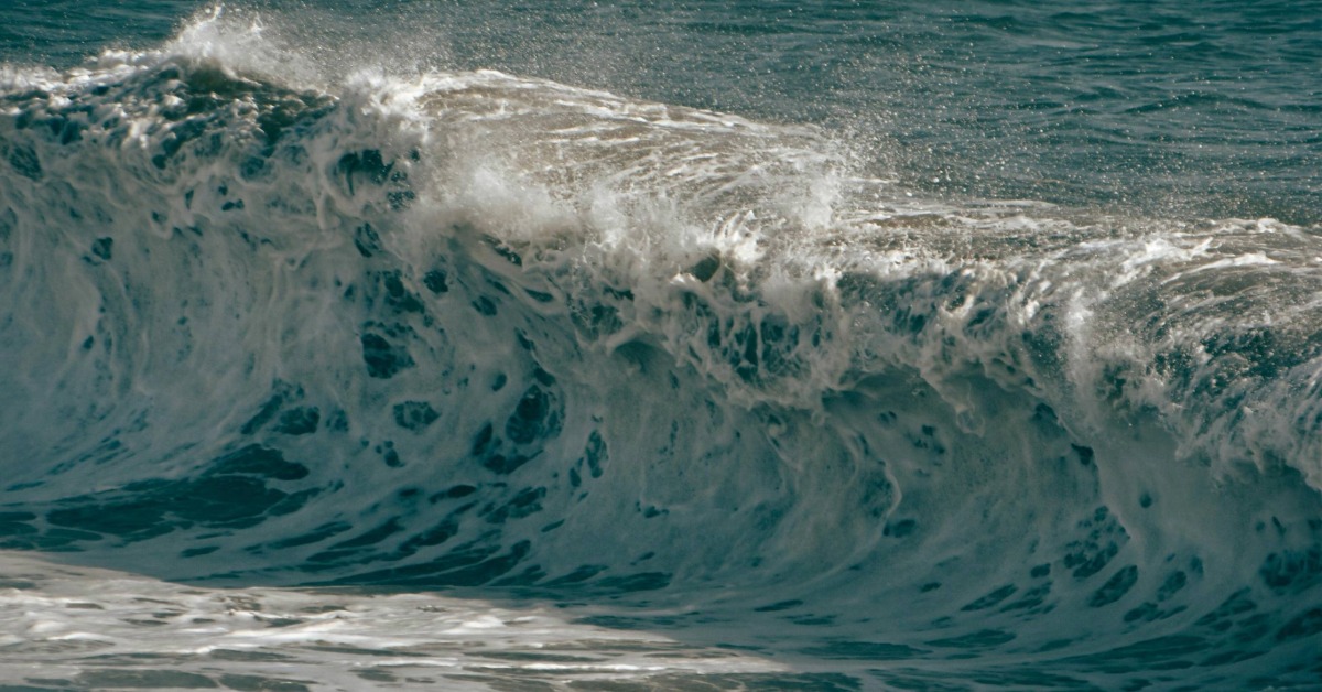 Puerto Vallarta warned of waves up to two meters