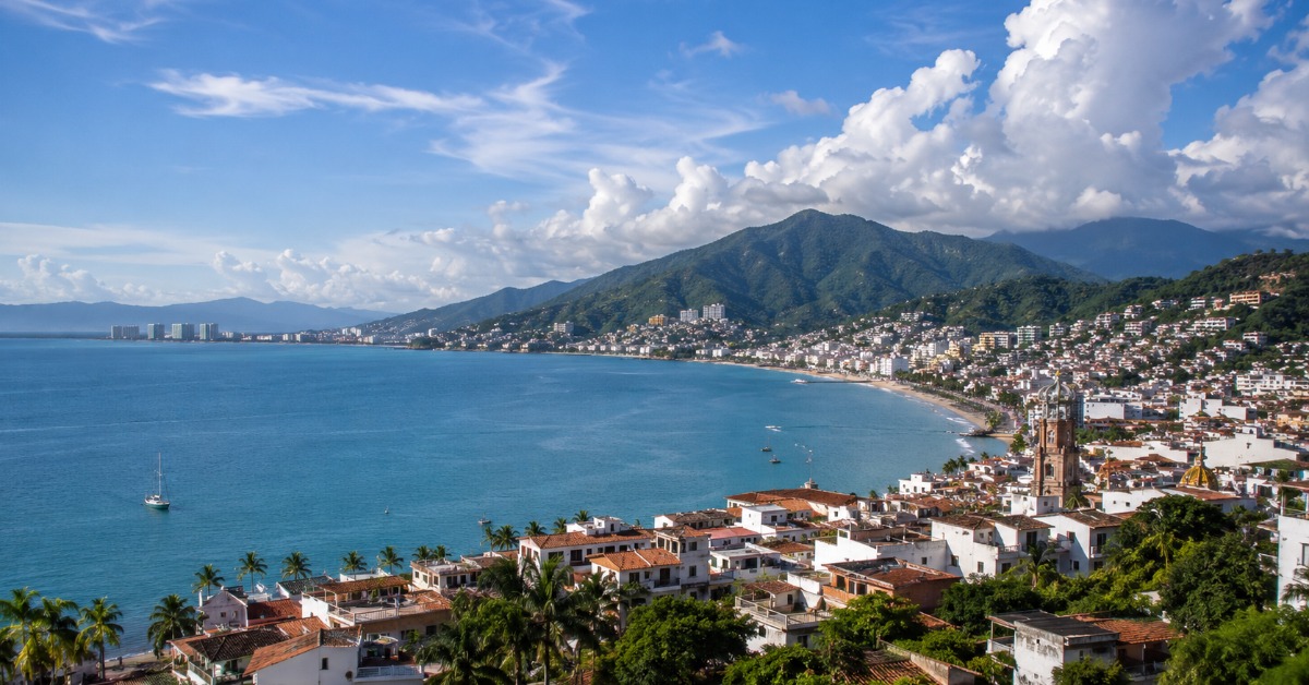 Puerto Vallarta’s Hot Sunday Comes With a Rain Risk