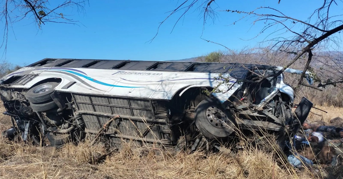 Survivor Says Nayarit Bus Driver Had No Brakes Before Crash