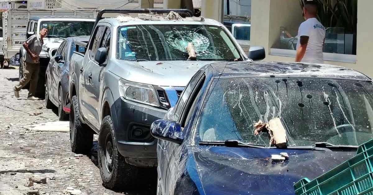 Hotel Balcony Collapse Damages Cars in Vallarta