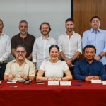 Playa del Carmen mayor meets hotel leaders on sargazo plan
