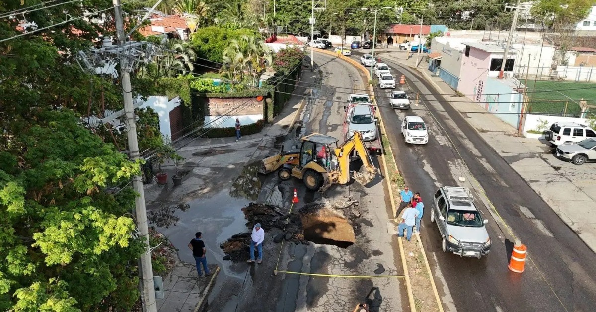 SEAPAL gives 72-hour target for Vallarta sinkhole fix