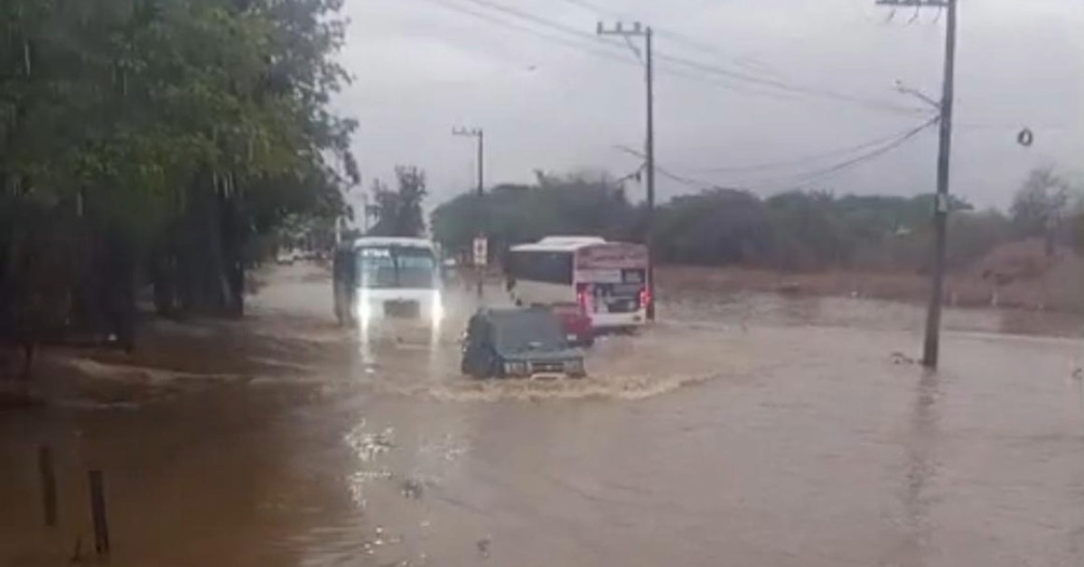 Vallarta Bridge Access Floods and Neighbors Are Stuck