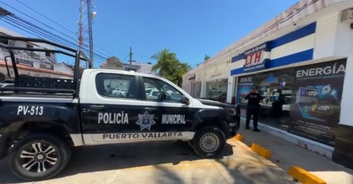 Versalles Robbery at Battery Shop Leaves Worker Hurt